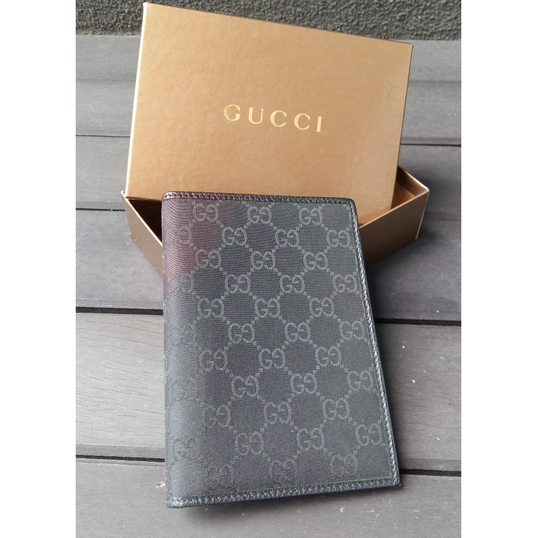 gucci passport holder women's