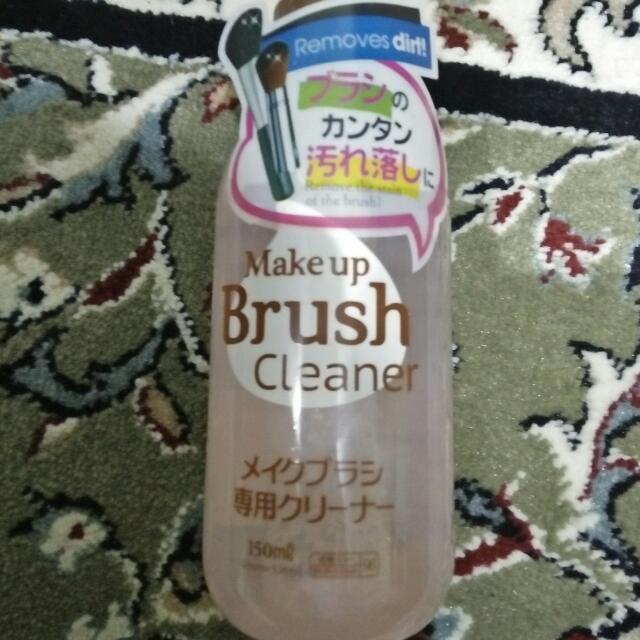 Make Up Brush Cleaner Daiso, Kesehatan & Kecantikan, Rias Wajah di