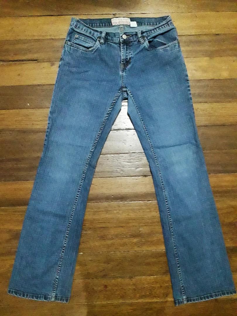 Old Navy Boot-Cut Denim Jeans (Maong Pants) (Category: Jeans) located in Pasig City. Submitted by panacheph (Listing ID 183835092, Image 1). Description: 29 inches #garagesale4.