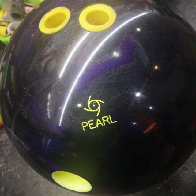 Used bowling balls 14 lbs, Sports Equipment, Sports & Games, Billiards