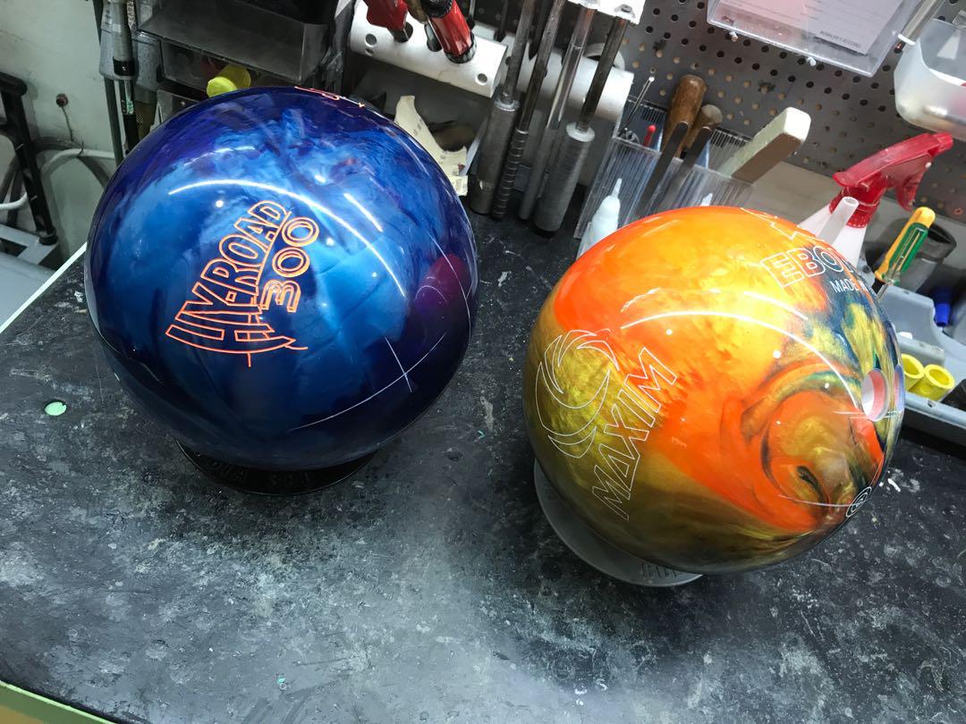 Used bowling balls 14 lbs, Sports Equipment, Sports & Games, Billiards