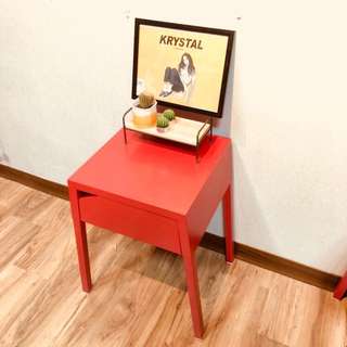 IKEA SELJE 床邊桌 紅色