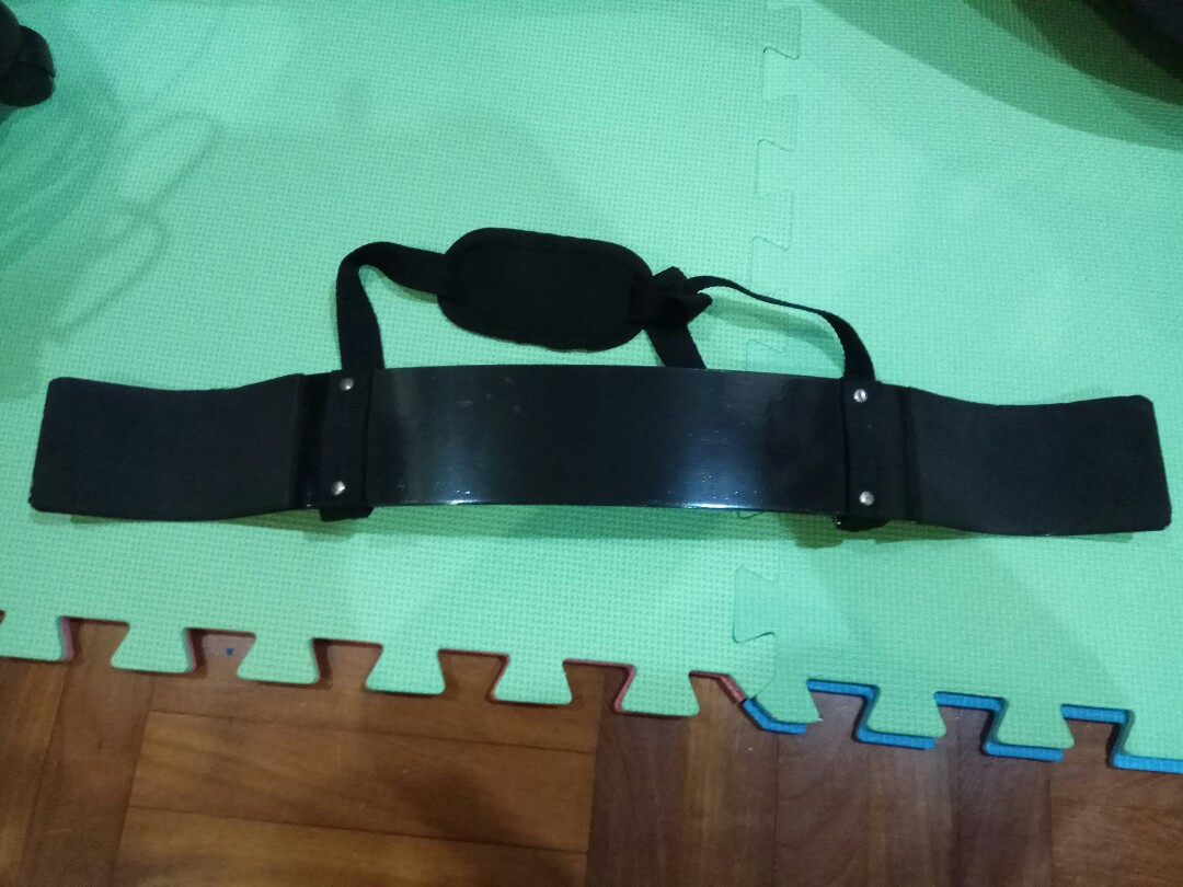 Arm blaster bicep curl belt, Sports Equipment, Exercise & Fitness