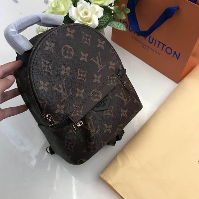 Backpack (Category: Backpacks) located in Singapore. Submitted by jj_mart (Listing ID 183841970, Image 3). Description: Acc ไฮ Mini สอง แปด ห้า.