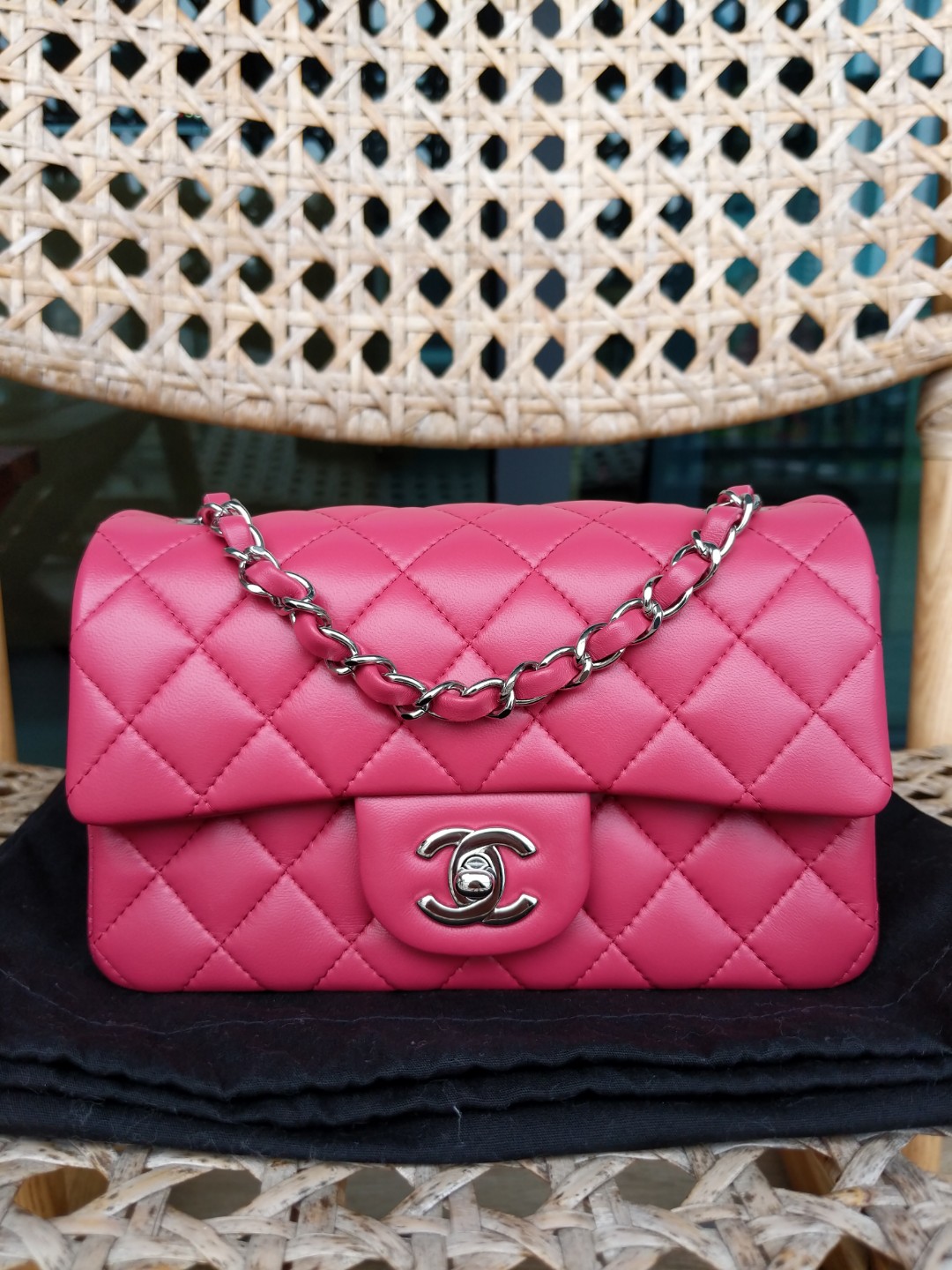 Chanel shop raspberry bag
