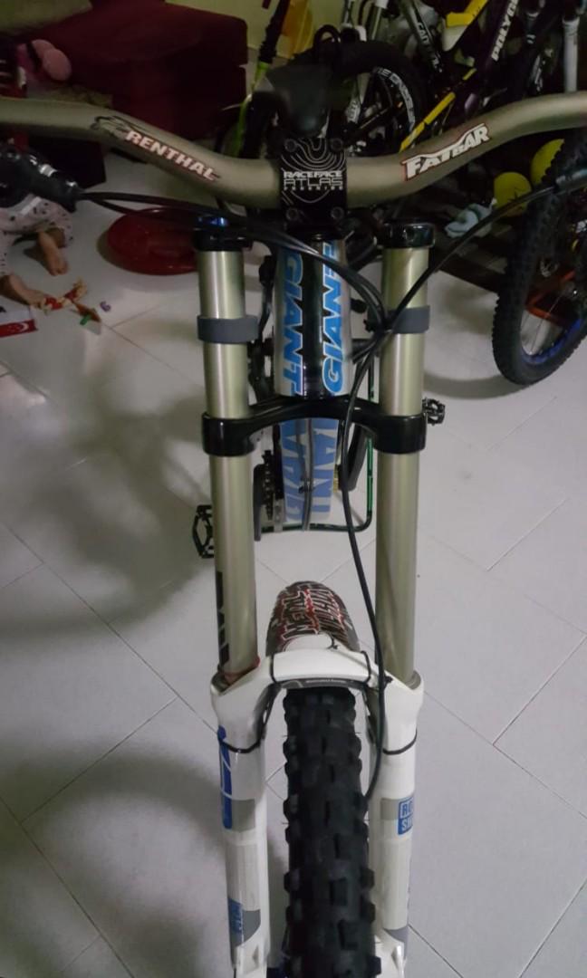 giant glory dh bike