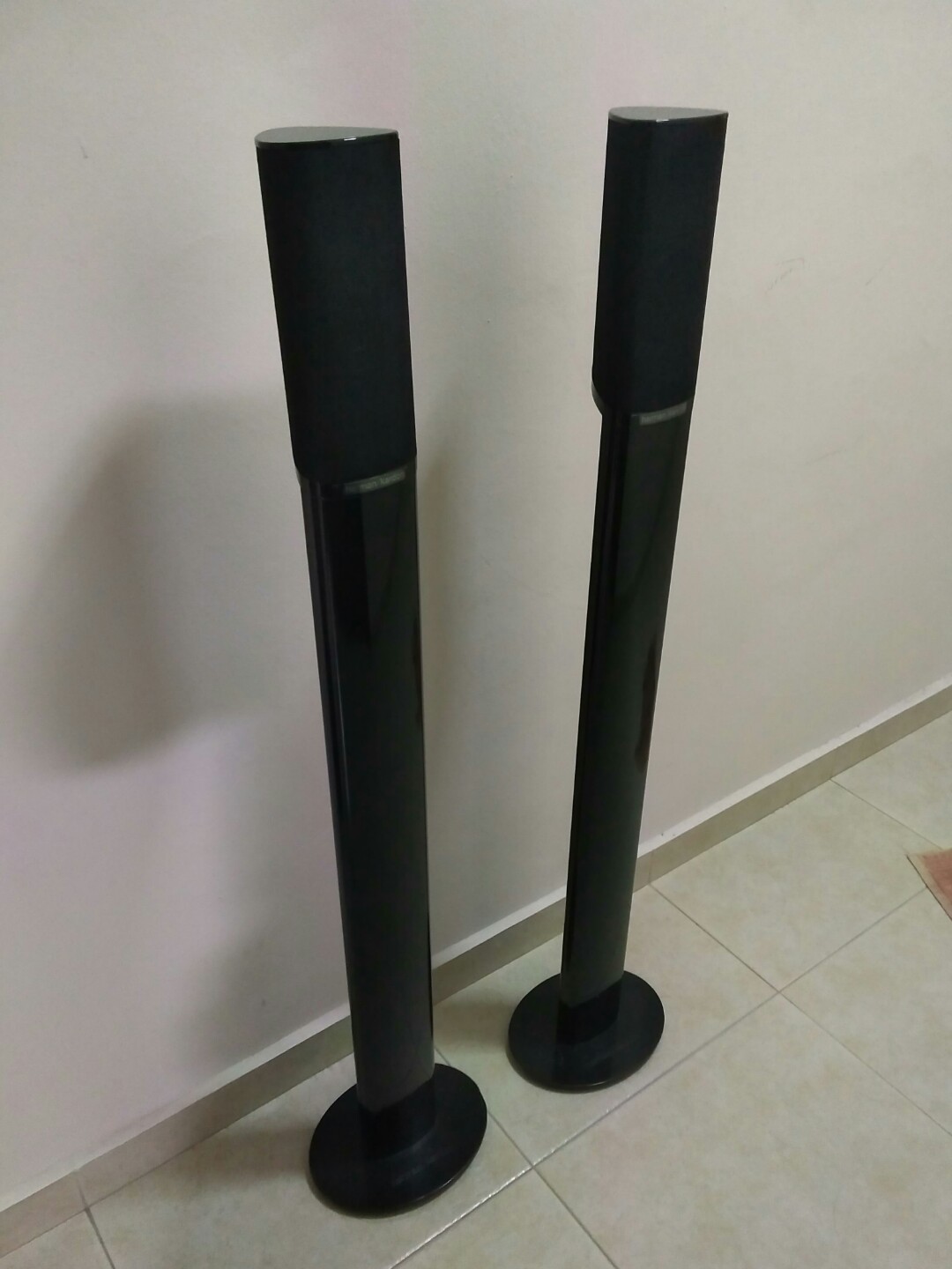 Harman kardon satellite speaker + stand, Audio, Soundbars, Speakers