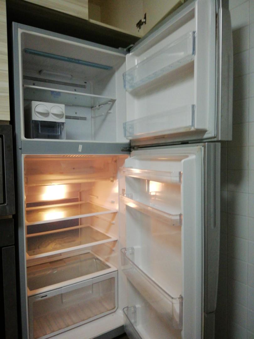 Hitachi 2door fridge, TV & Home Appliances, Kitchen Appliances