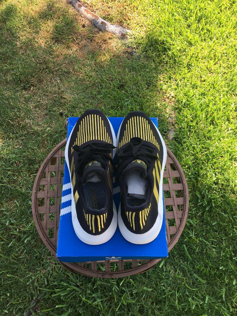 In Stock Women s Adidas Swift Run Casual Shoes Black Metallic