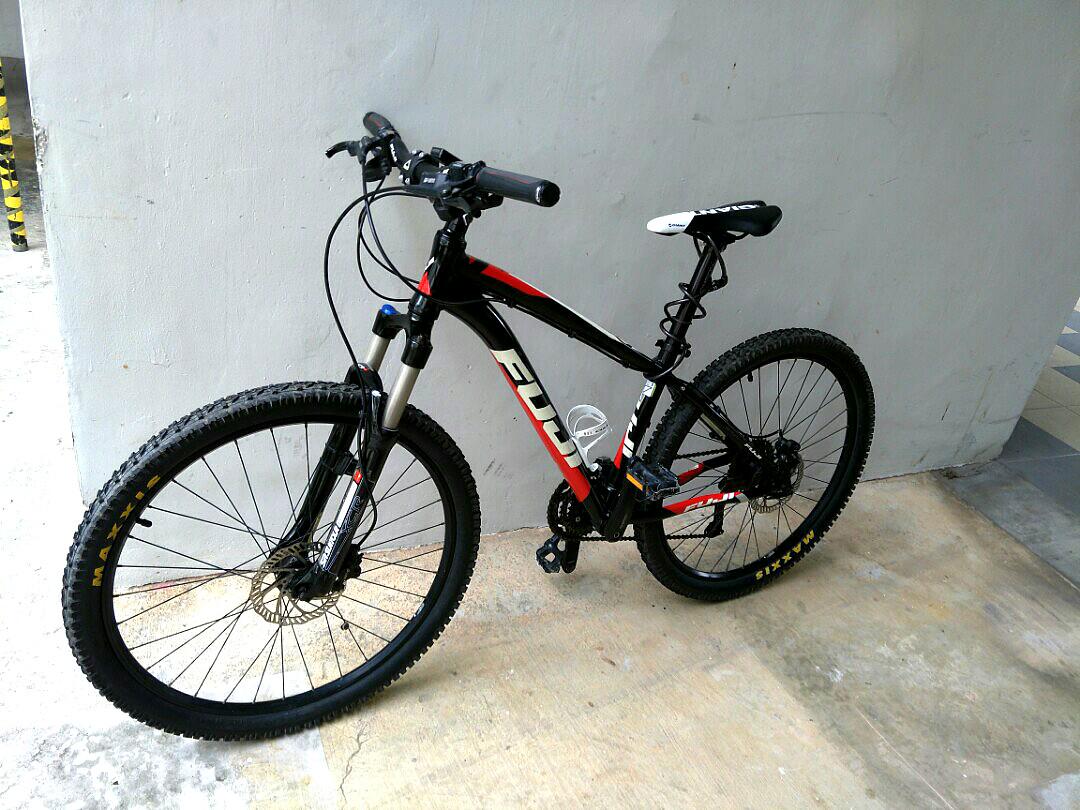 fuji nevada 1.0 hardtail mountain bike