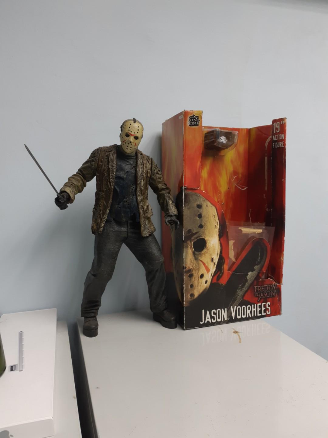 Jason voorhees deals 19 inch figure