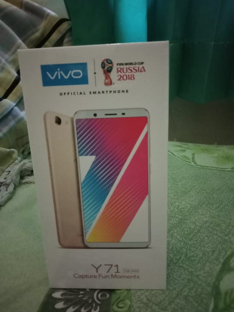 New Hp Vivo Y71 Tipe 1724 Gold Telepon Seluler Tablet Di Carousell