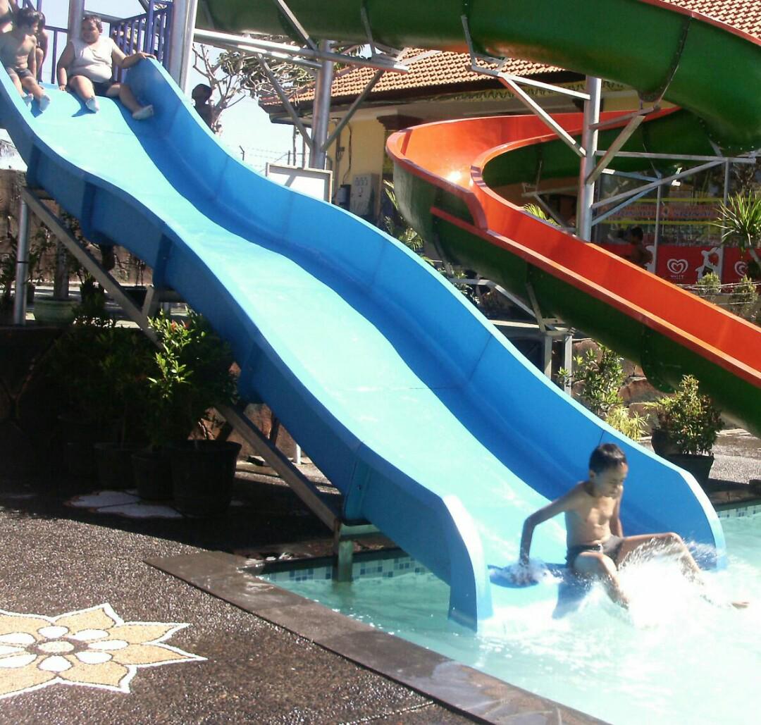 Perosotan Kolam Renang Gelombang Fiberglass 3 Jt M Toys Collectibles Lainnya Di Carousell
