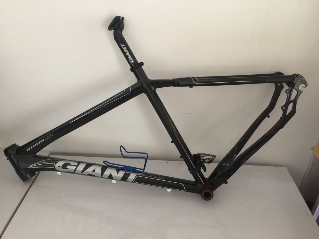 SELLING: Giant Roam XR (29”) frame set 