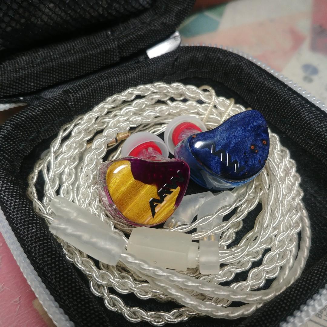 Aaw W900 Universal Iem, Audio, Other Audio Equipment on Carousell
