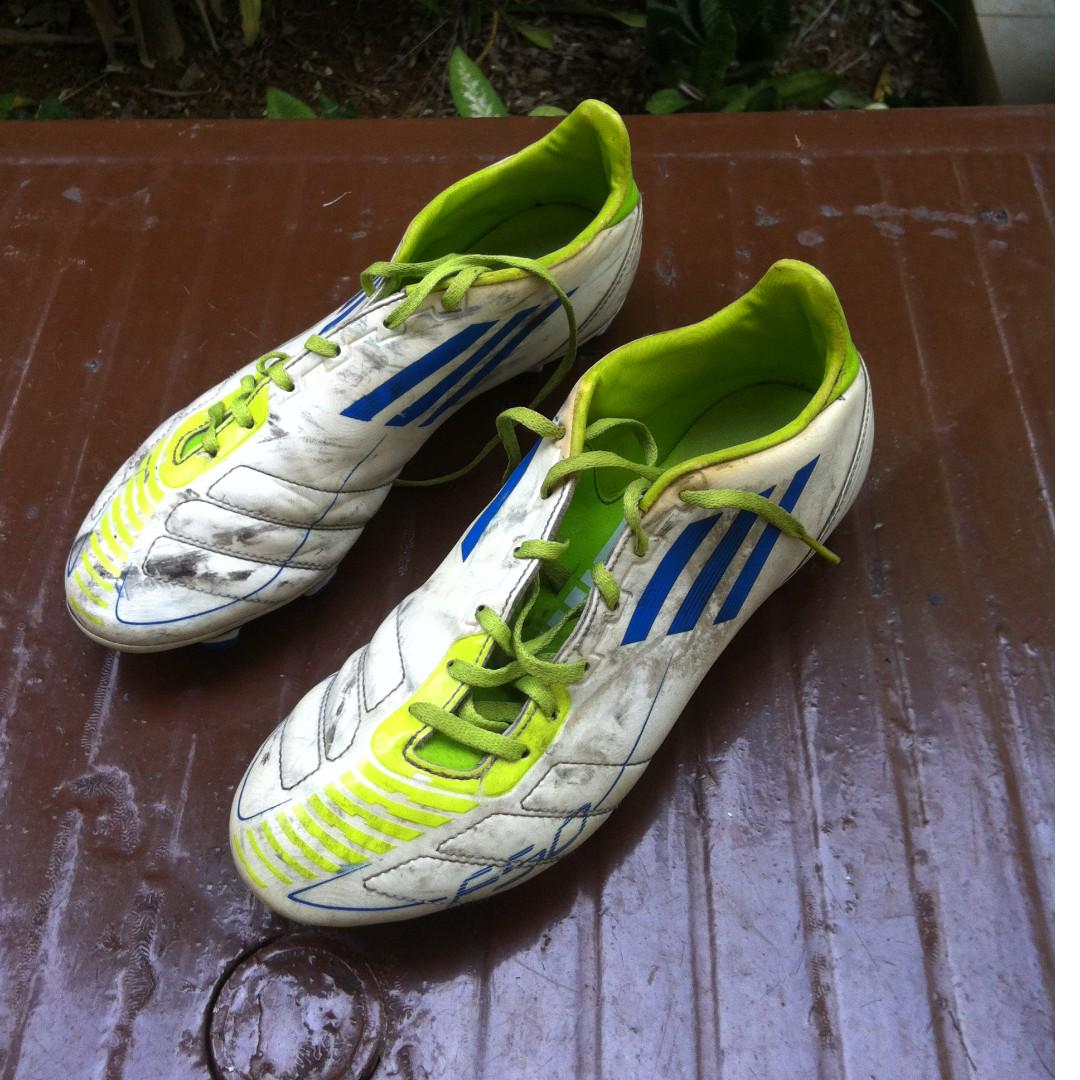Adidas traxion football shoes online