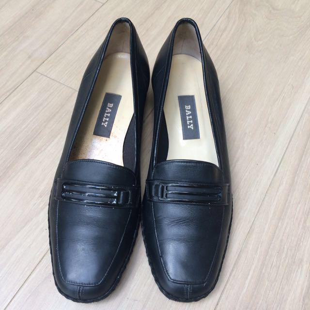 Bally vintage leather wedge loafers