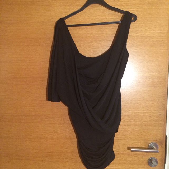 Bcbg Maxazria Black Mini Dress Women S Fashion On Carousell Mini dress black are available in latest collections at reasonable prices upon alibaaba.com. carousell