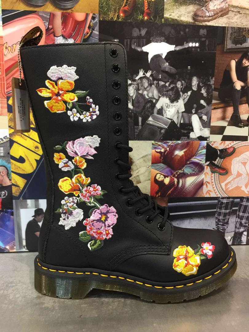 vonda ii dr martens