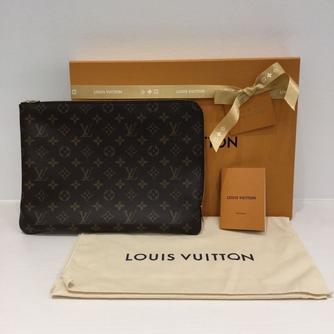 NEW !!Louis Vuitton Etui Voyage GM Sleeve Tech Accessory (Fixed