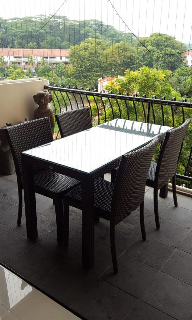 Outdoor Dining Table And Chairs, Second Hand Outdoor Furniture Singapore