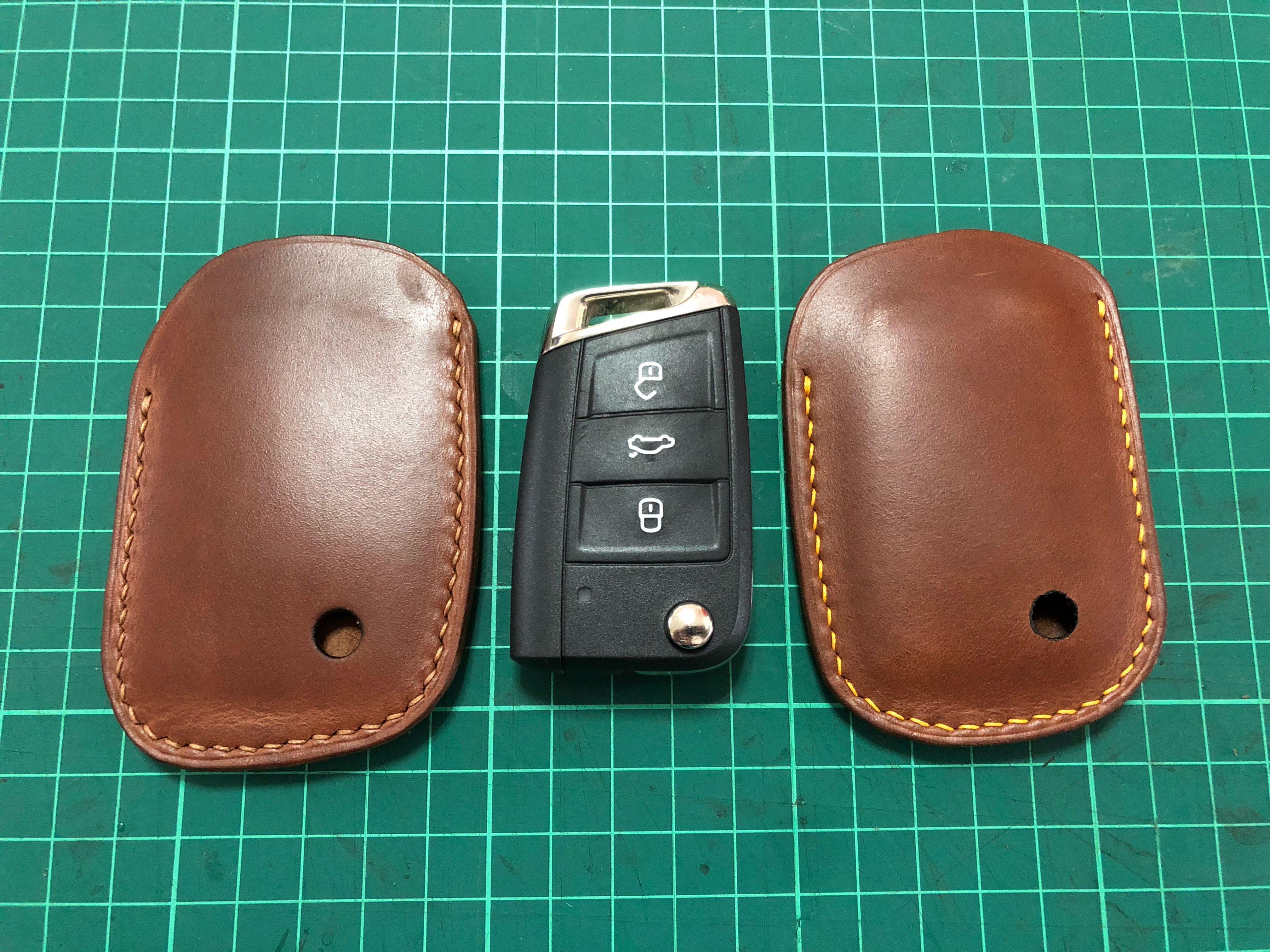 key leather pouch