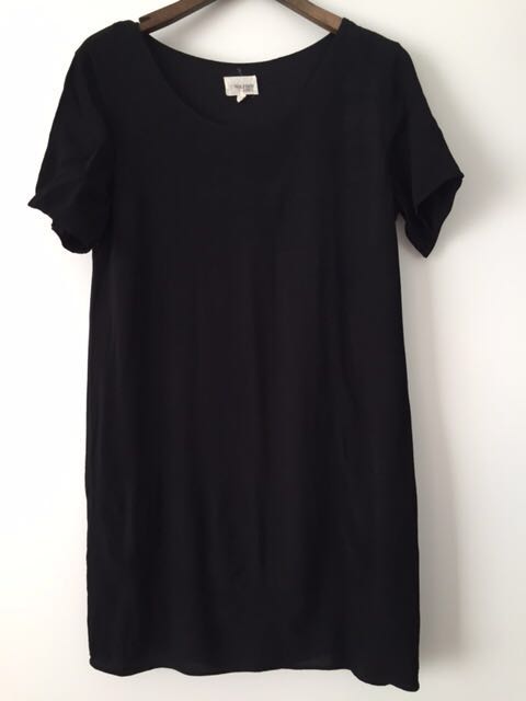 Aritzia Wilfred Free Teigen Dress Women s Fashion Clothes on