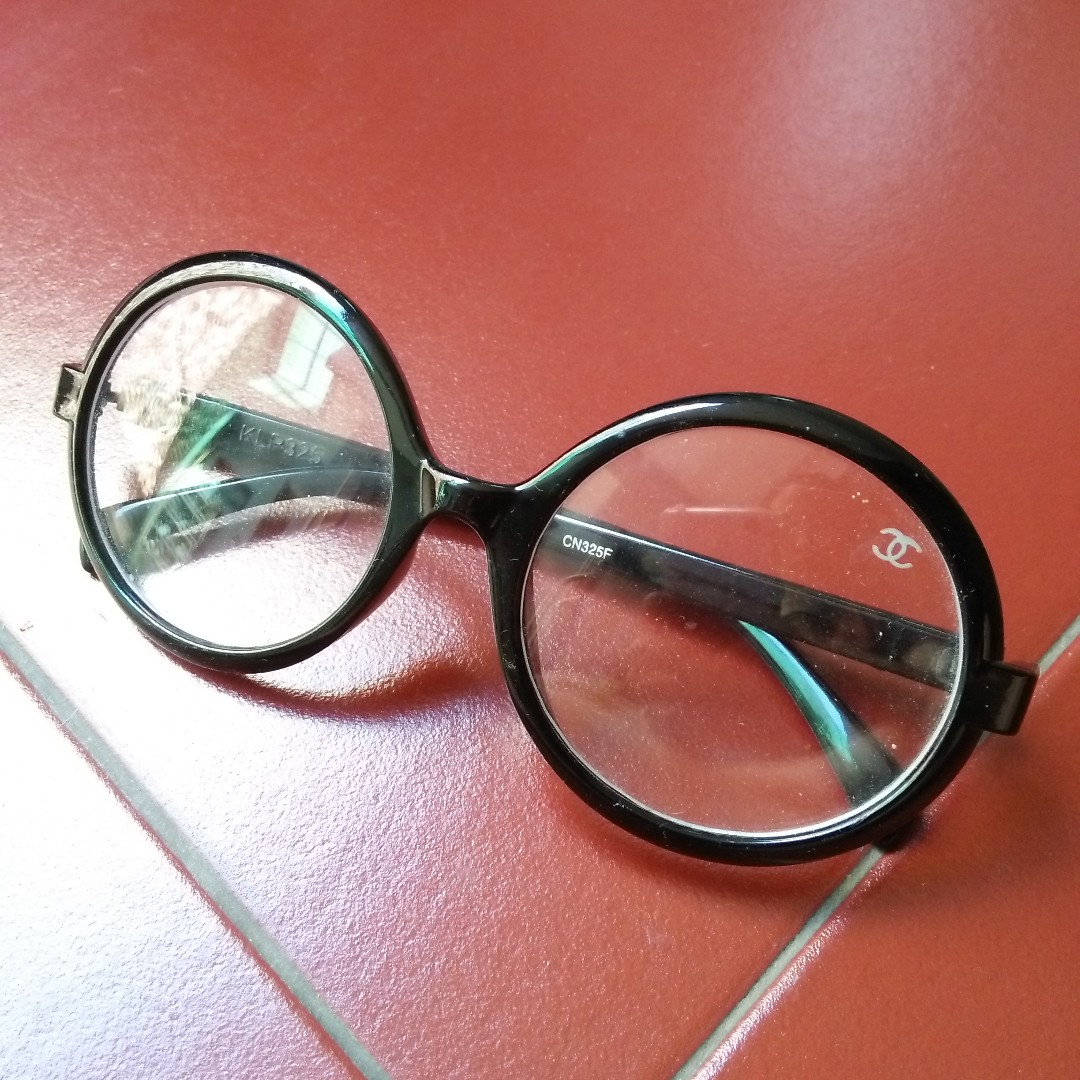 chanel black glasses