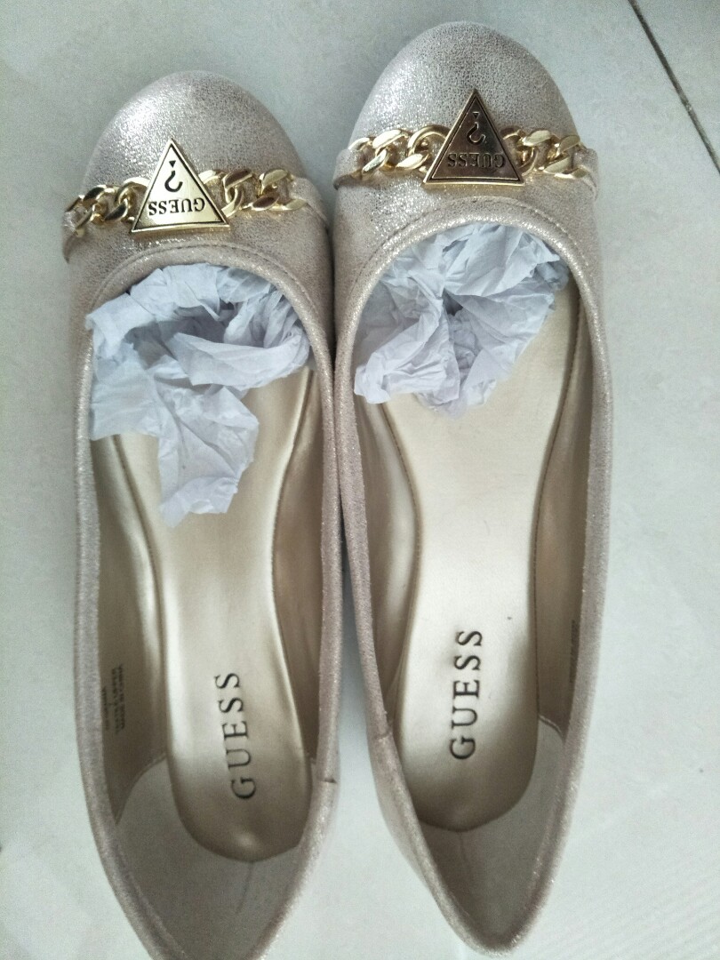 guess flat shoes