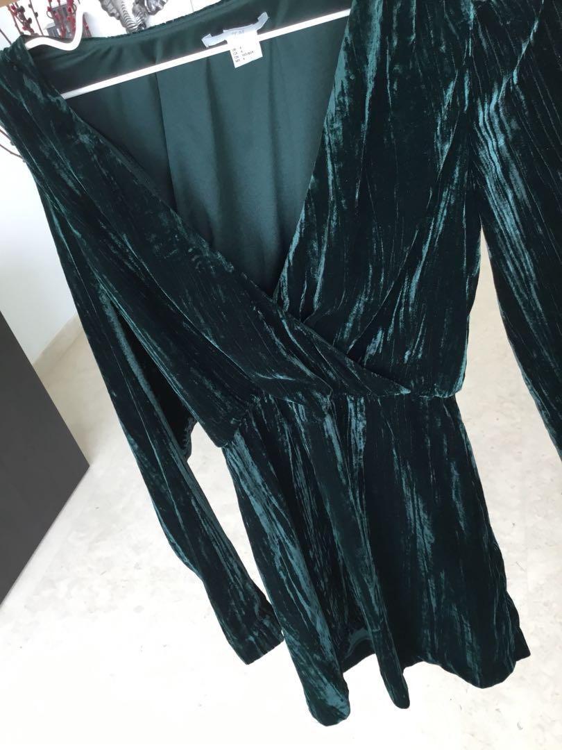 H&M Velvet Dress Dark Green, Women's Fashion, Tops, Sleeveless on Carousell H&M Velvet Dress Dark Green, Women's Fashion, Tops, Sleeveless on Carousell