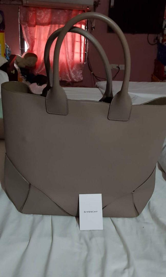 Repriced Original Givenchy Easy Medium Tote Bag Women s