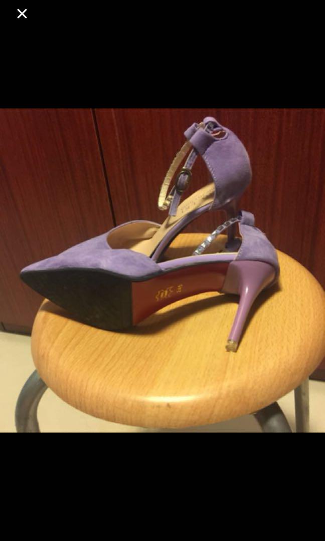 Mauve best sale suede heels