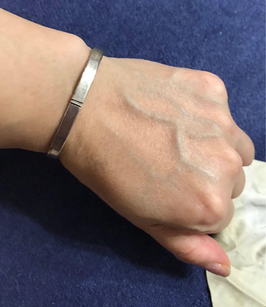 Sterling silver rectangular bangle （分類：手鍊）位於 Hong Kong。 由 queenwinwin 提交（商品編號 184186064，圖片 4）。簡介： 。