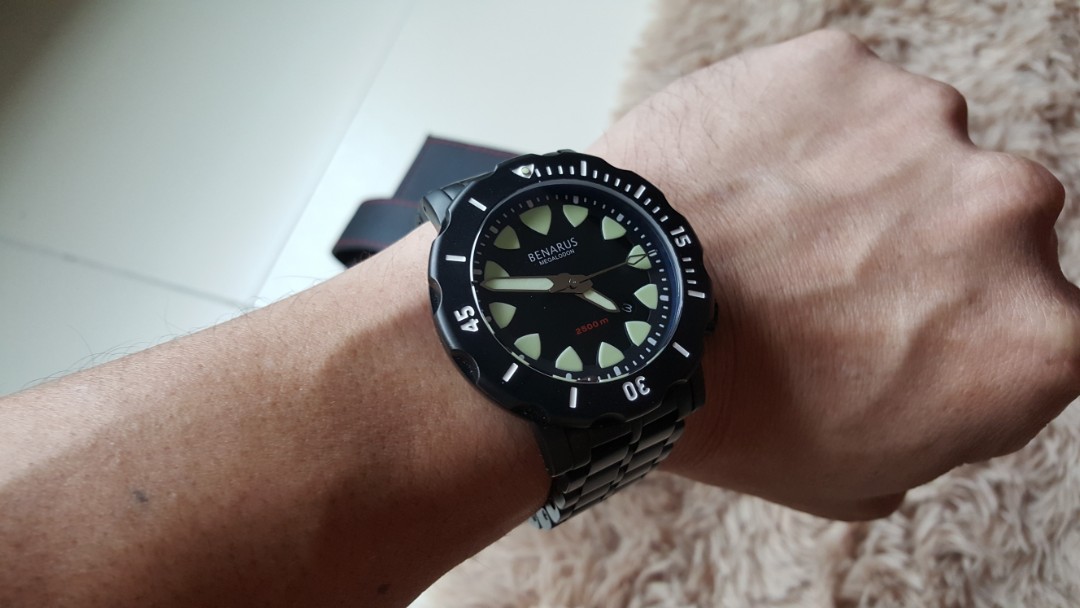 Megalodon top wrist watch