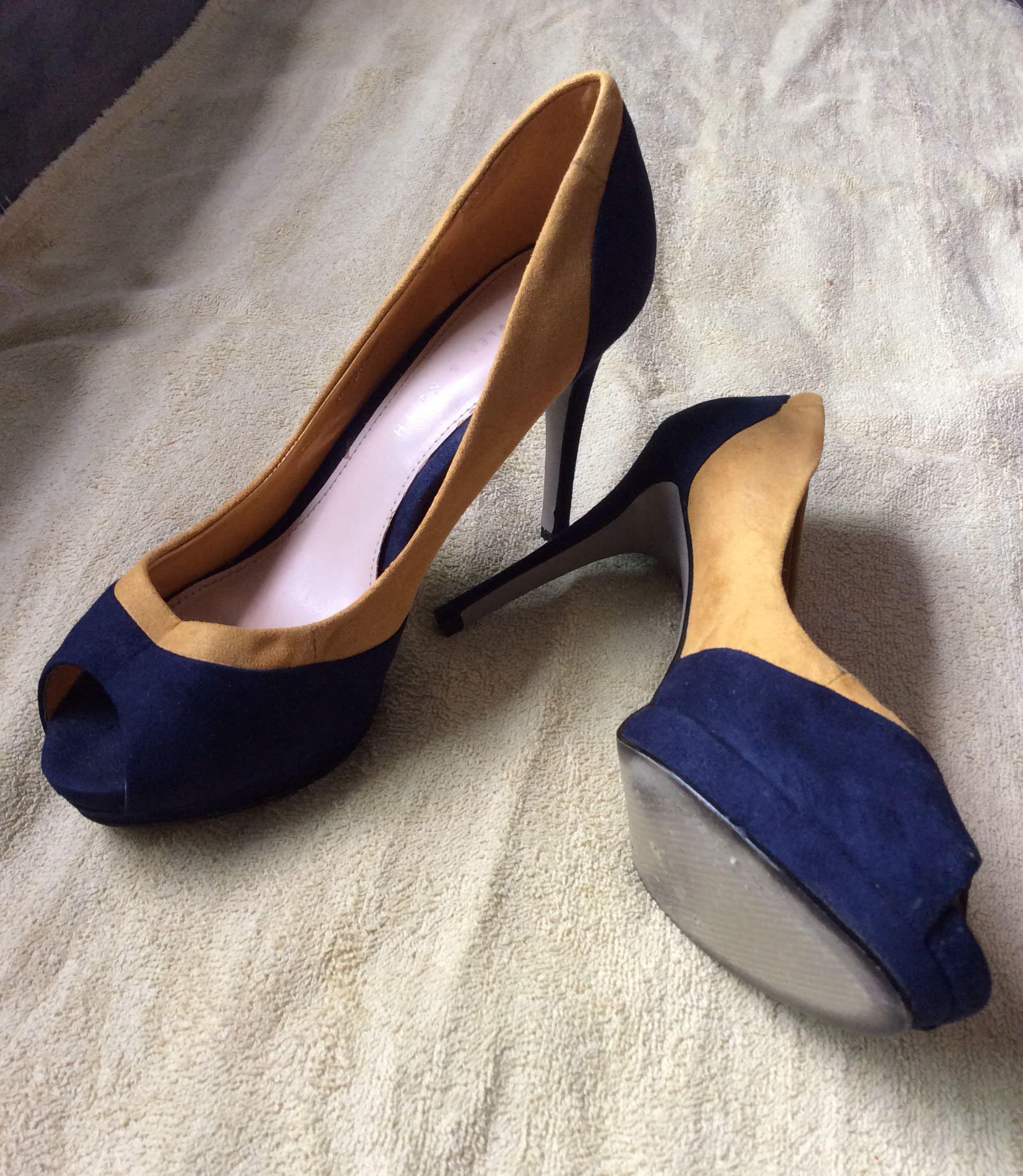 dark blue velvet shoes