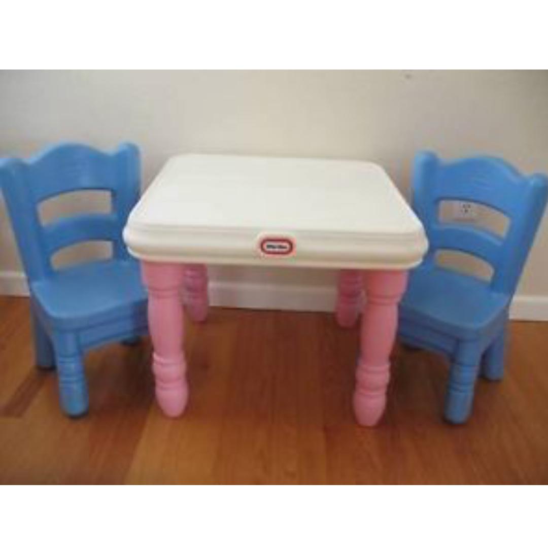 child's play table and chair set