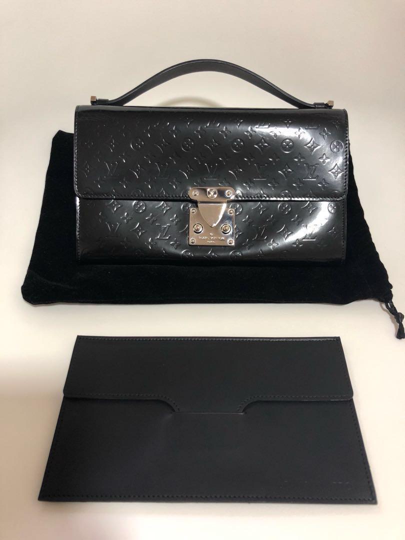 louis vuitton clutch wallet