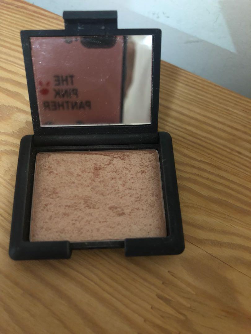 因少用而专卖 还有小镜子方便补妆用 1 year ago 在 化妆品 mars 其他