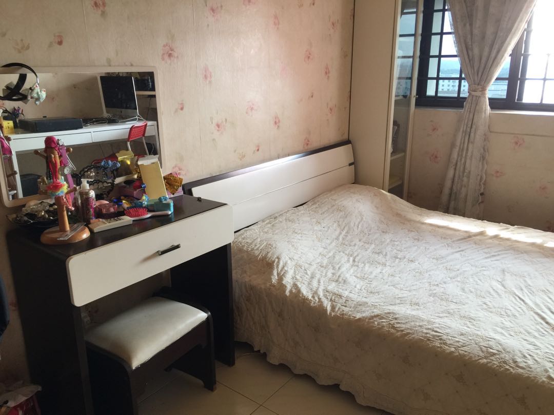 Queen Size Bed With Matress N Make Up Table Furniture Beds Photo