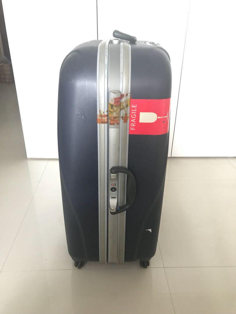 Samsonite hardcover luggage, Hobbies & Toys, Travel, Luggage on Carousell