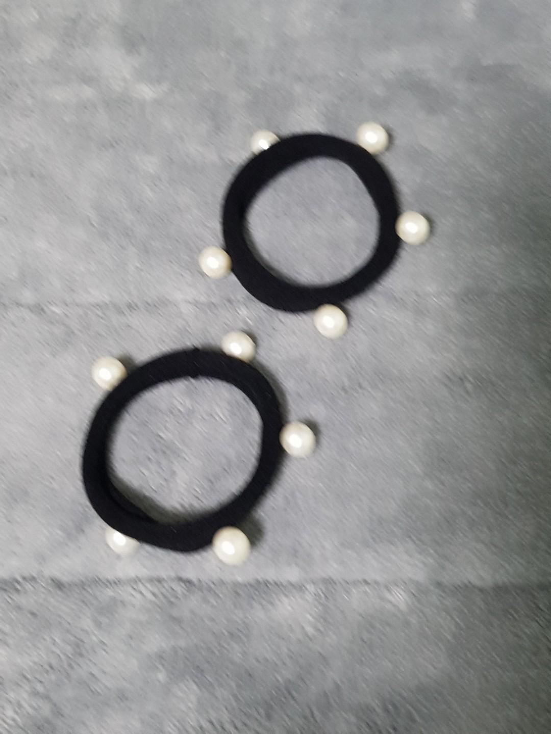 Thick Black Colour Rubber Band For Hairs With Pearls Everything
