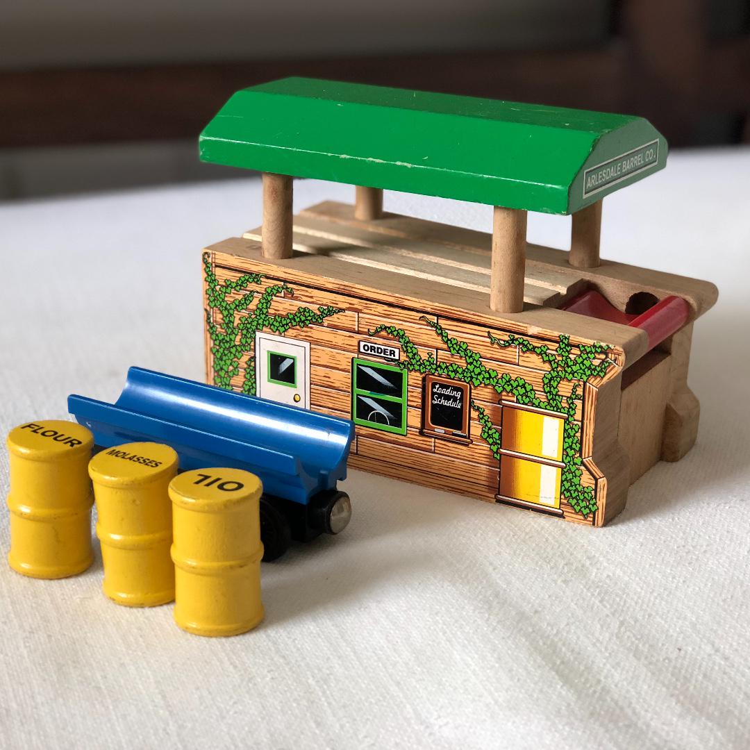 Thomas and Friends Wooden Railway Cranky the Crane with Batteryoperated James, Sodor Cement