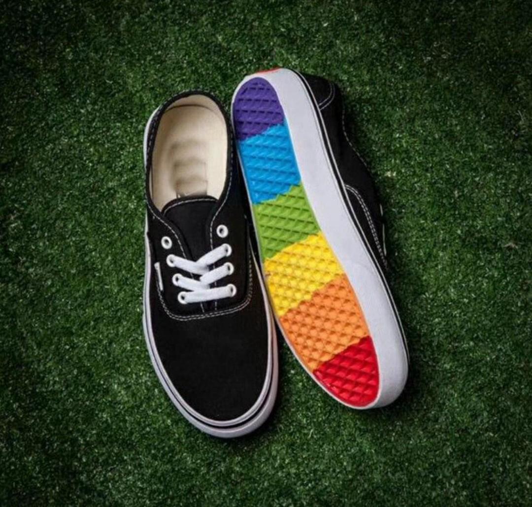 classic vans old skool skate colorful rainbow sole black white canvas sneakers
