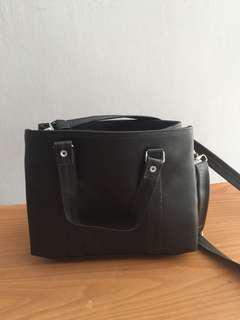 Tas hitam