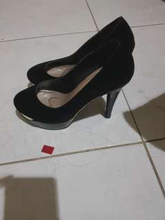 Farish black high heels