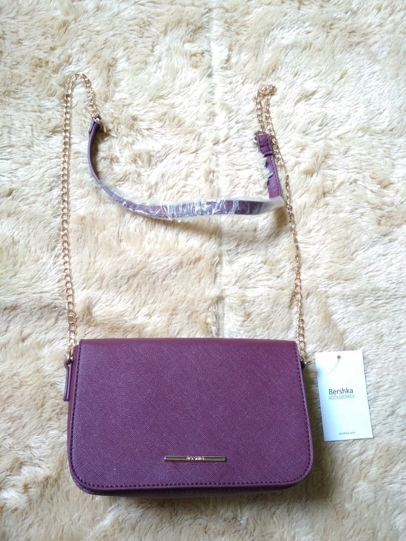 Bershka Sling bag, Fesyen Wanita, Tas & Dompet di Carousell