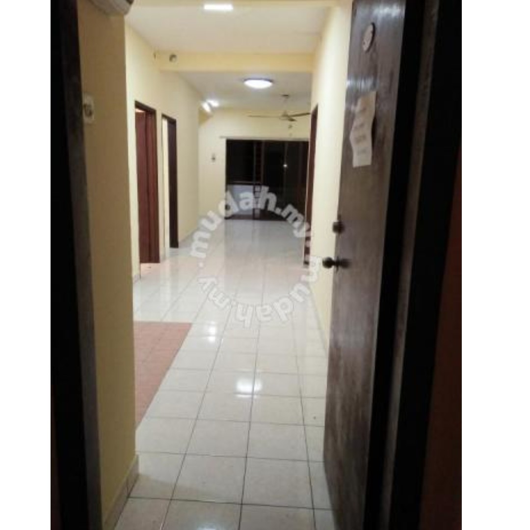 Block F Unfurnished Palm Spring Condominium Kota Damansara For Rent Property Rentals On Carousell