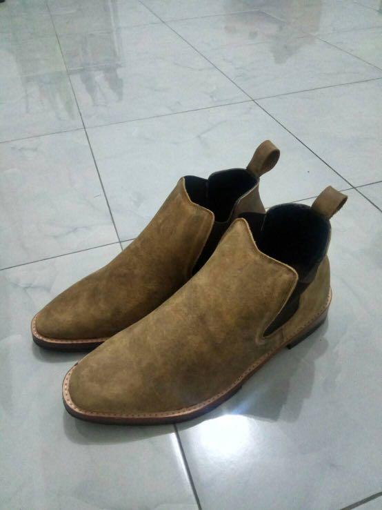 chelsea boots disstressed taupe porteegoods Fesyen Pria Sepatu