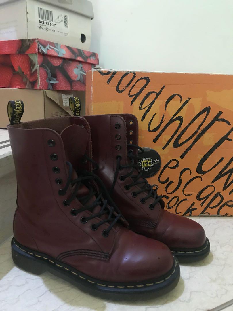 dr martens 1490 10 eye