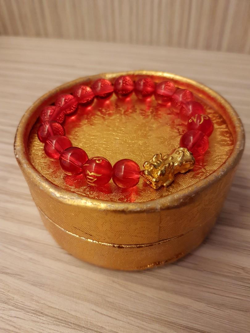 Chinese red bracelet best sale with gold
